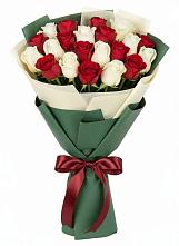 Букет Микс из красных и белых роз в Ильинском Раменский район