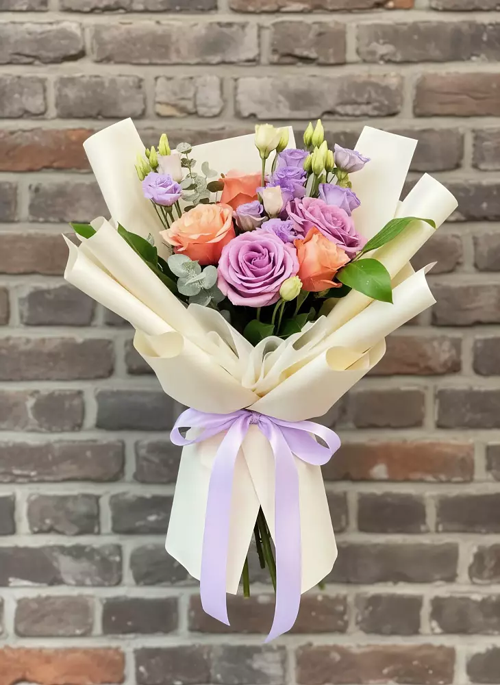 Букет цветов из: Лизиантусы и Розы в Ильинском Раменский район