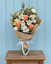 Букет цветов из:  Альстромерии, Лизиантусы, Розы и Хризантемы в Ильинском Раменский район