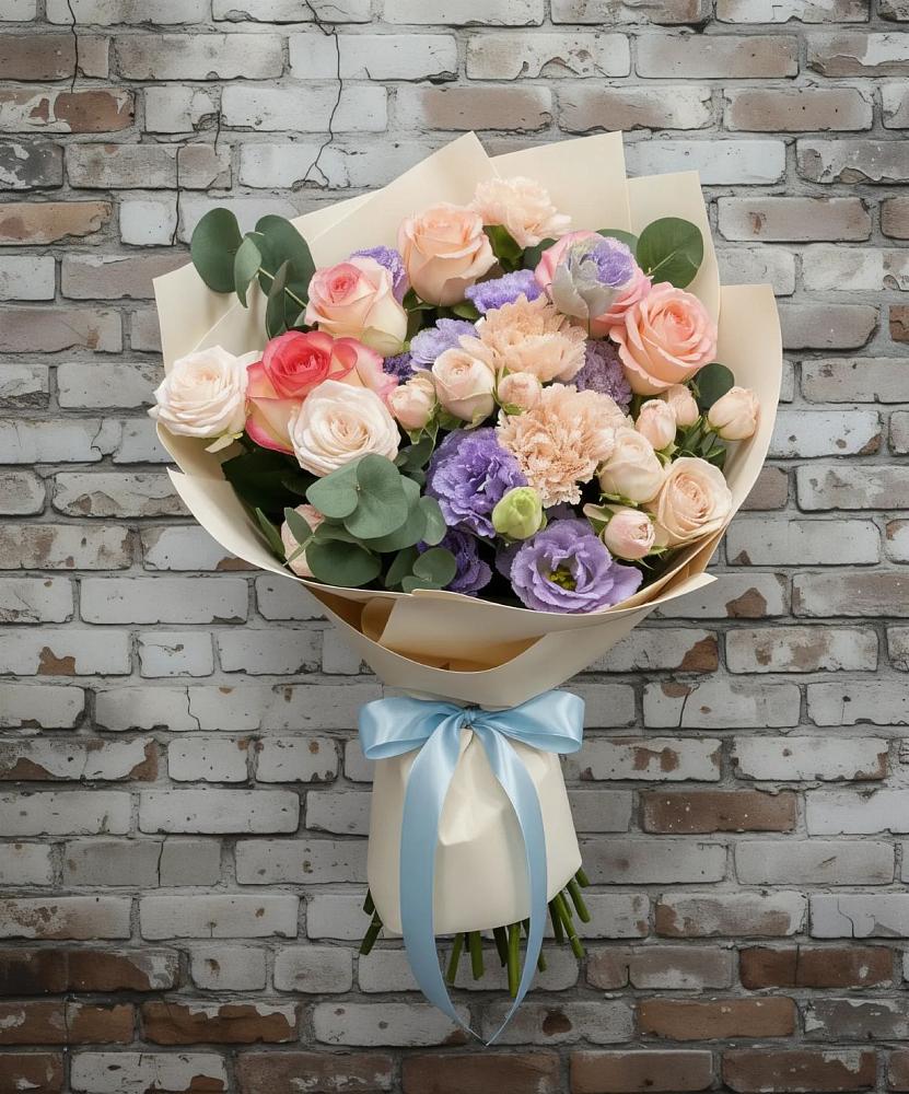 Букет цветов из: Розы, Лизиантусы и Гвоздики в Ильинском Раменский район