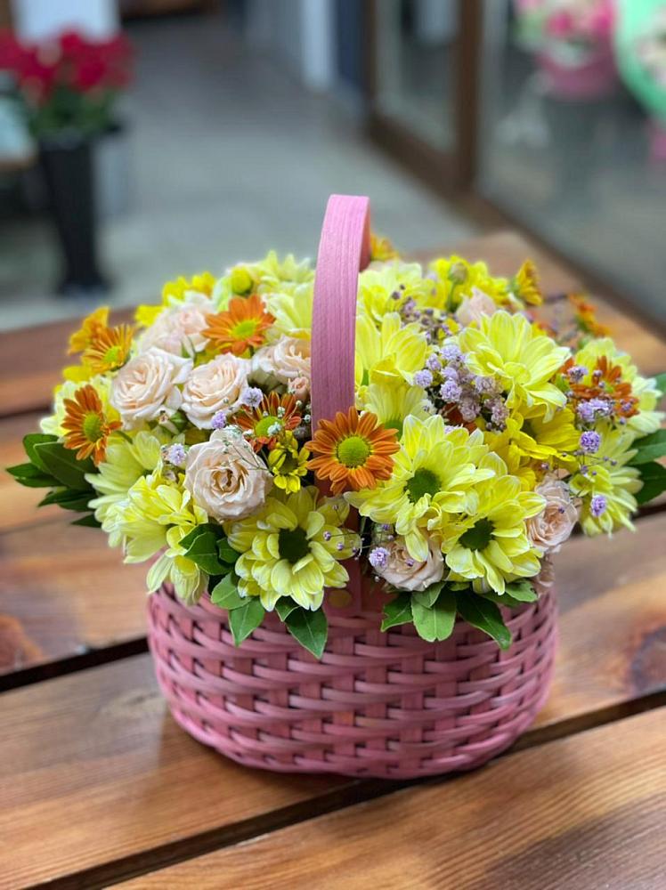 Цветочная композиция из Хризантемы и Розы в корзине в Ильинском Раменский район