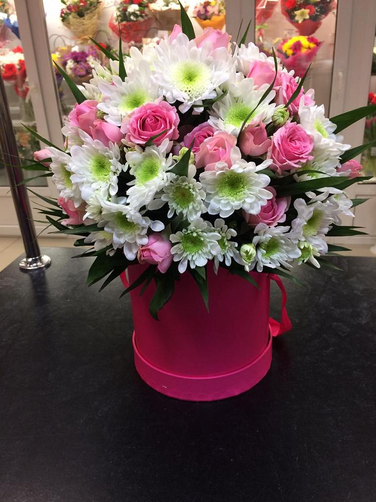 Цветочная композиция из Розы и Хризантемы в шляпной коробке в Ильинском Раменский район