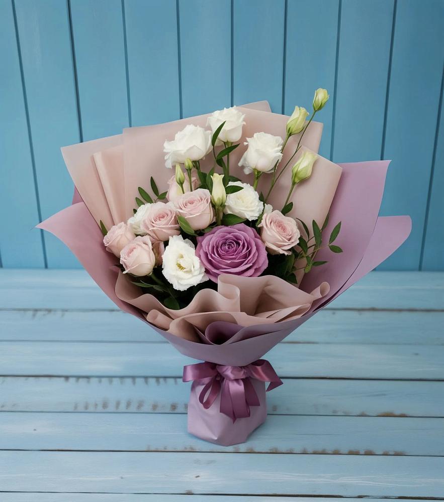 Букет цветов из: Розы и Лизиантусы в Ильинском Раменский район